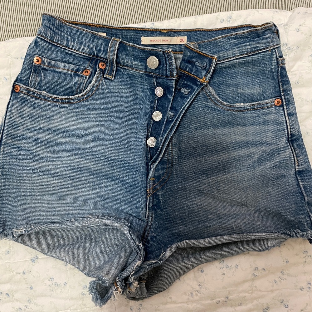 Levi Ribcage Straight Denim Shorts